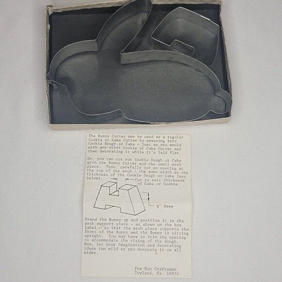 Vintage Fox Run Metal Bunny Cookie Cutter & Stand Original Box Made in USA GUC - Picture 4 of 9
